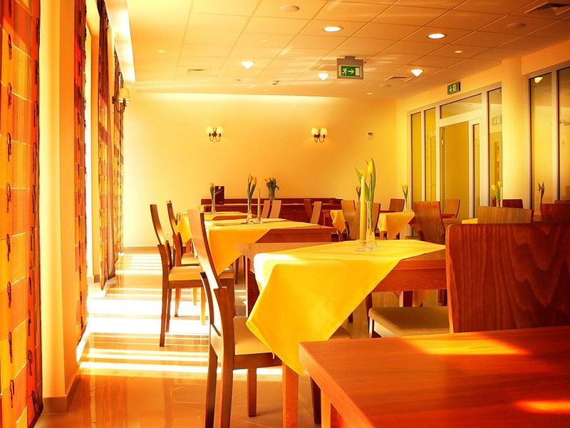 H6 Major Aparthotel Travel & Business, Free Parking Krasków Εστιατόριο φωτογραφία
